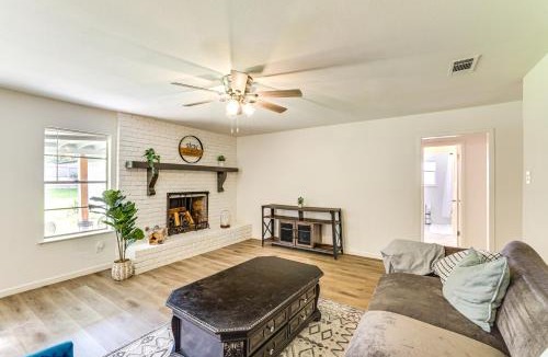 Fort Worth House | Near Shops & Eats: Commuter-Friendly FWTX Home
