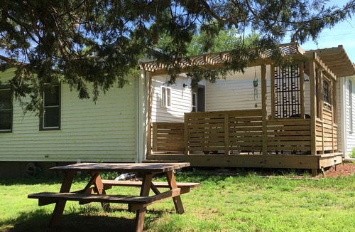 Keithsburg House | Near State park & Forest. Close to river for boating. Stay…Anchored Inn