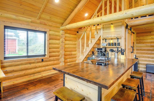 Forks Apartment | Near Trails & Rivers! 'Trybett Cabin' in Forks