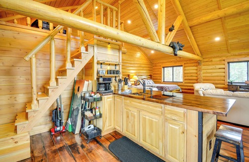 Forks Apartment | Near Trails & Rivers! 'Trybett Cabin' in Forks