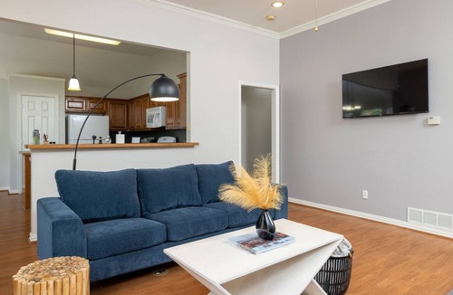 Denton House | Near UNT + Downtown Denton - Full Fenced Backyard