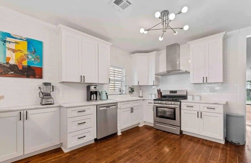 Freetown - Port Rico House | Neon Moon .Spacious 5-bedroom house steps from Campus and Downtown Lafayette