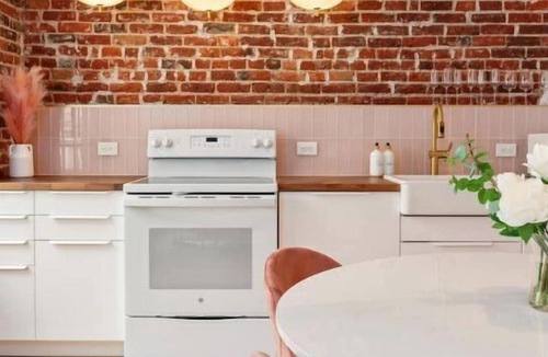 Civic Center Apartment | Neon Swan Art Suite 206