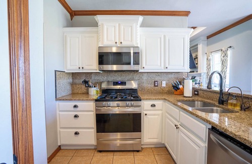Lexington House | New! 2 Homes In One Family Retreat Near Norman With Large Pool And Hot Tub