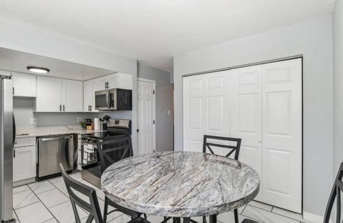 Berkley Apartment | NEW-Close to Confluence Park!