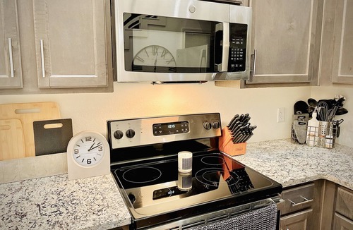Lubbock Apartment | New, LBK LOFTY Dreams Apt, Great Location, by TTU!