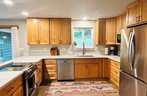 Packwood House | New listing! Cozy, Family-Friendly, 3-bedroom, minutes to downtown Packwood
