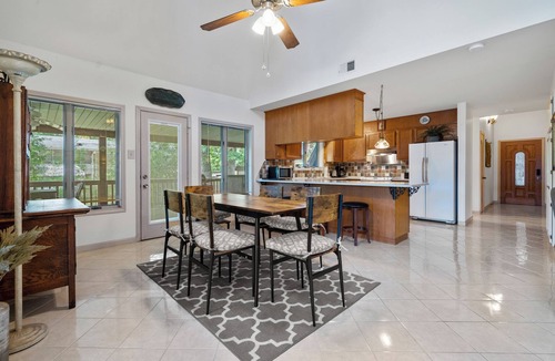 Piney House | New Listing! Peaceful lake home on beautiful Lake Hamilton w/dock access!