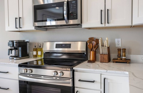 Ephrata House | NEW Luxe Decor + Foosball + Air Hockey | Sleeps 10