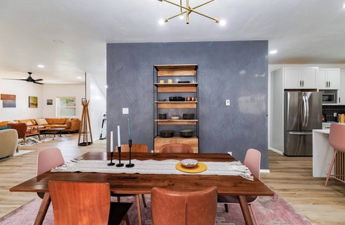 Southside House | New Luxury MCM Home Steps from Meow Wolf & Amazing Chef's Kitchen