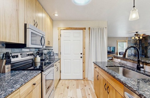 New Meadows House | New Meadows Retreat | Large Deck, Resort Access