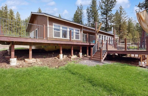 New Meadows House | New Meadows Retreat | Large Deck, Resort Access