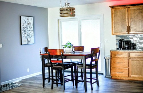 Marshall House | New, Relaxing, 3 mins to Missouri Valley College!