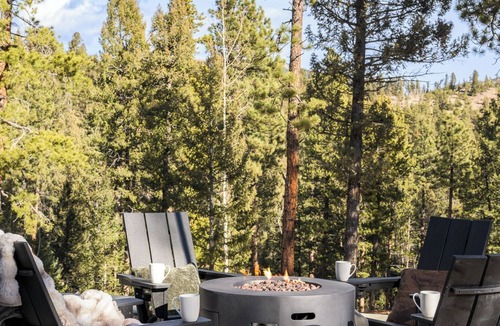 Bailey Ski Chalet | New Secluded Mtn Chalet w/Hot Tub, Sauna, Stargazing