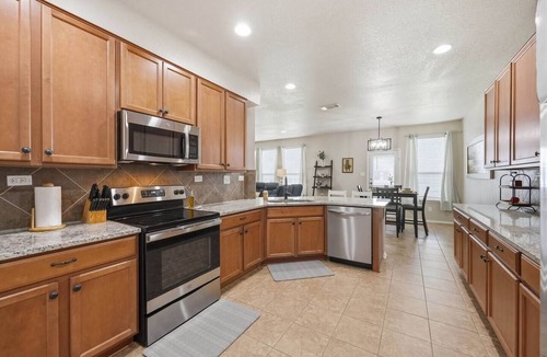 San Antonio House | NEW! Spacious 3BR Home for Extended Stays