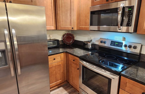 Lincoln House | New spacious 3br Townhouse located in Southwest Lincoln with Fenced in Back yard