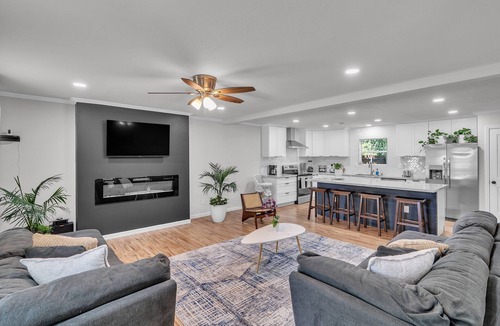 Flower Mound House | NEW! Stylish Flower Mound Home with Private Pool