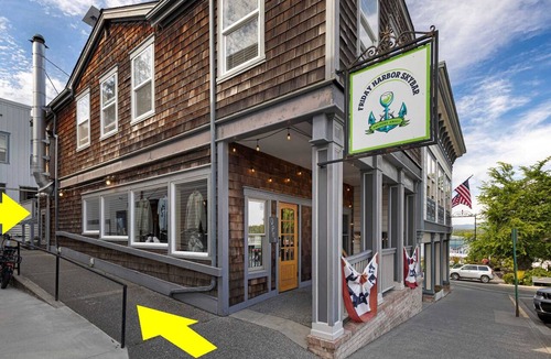 Friday Harbor Apartment | New Suite! Downtown! (CS-Tillikum)