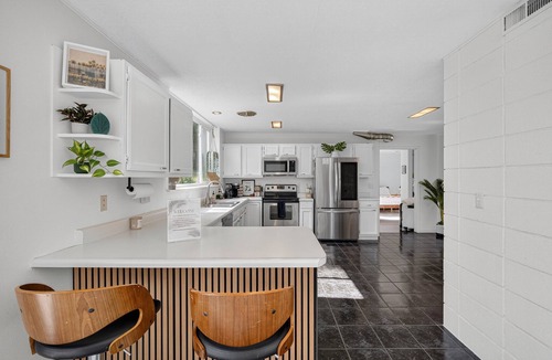 Des Moines House | NEW! The Palms Mirage House