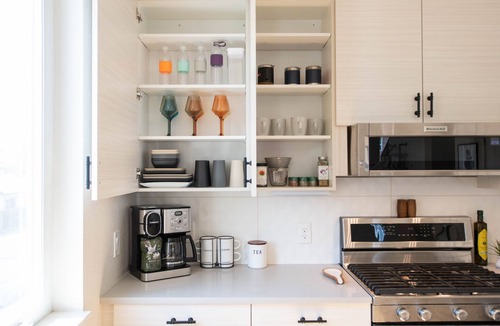 University Hills House | New townhome with private rooftop deck and beautiful Mountain Views, 5 min to DU