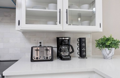 Conway House | New! Trendy & Modern Home w/2 Car Garage