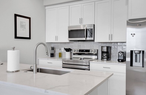 West Colfax Condo | NEW Urban Retreat - King Ensuite, Office, Private Parking