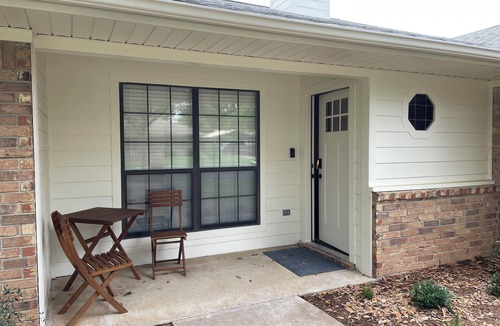Hewitt House | New! Waco Ranch Retreat, Updated, Clean, Safe, Quiet Home near Magnolia/Baylor