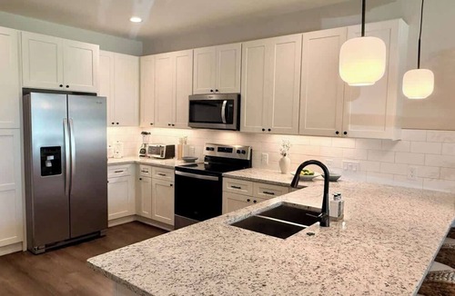 Granite Shoals House | New Waterfront Home: Enjoy Lake LBJ Water Views From Every Bedroom | Luxury