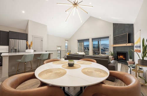 Grand Elk Ranch House | newly constructed 3 bedroom, vaulted ceilings, private deck with views