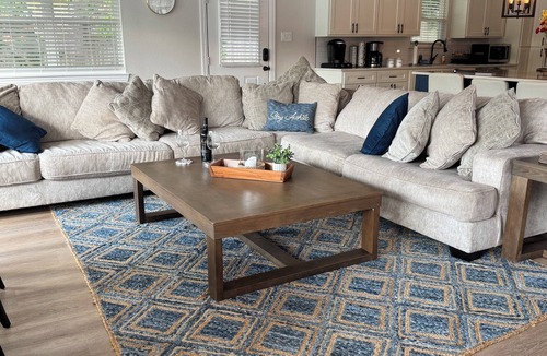 Enchanted Oaks House | NEWLY refreshed! Beautiful 4-bedroom home on Cedar Creek Lake, Mabank sleeps 17