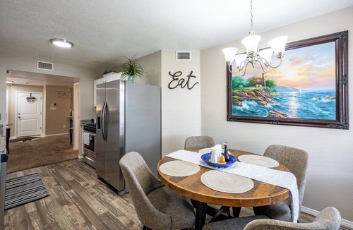 Westgate Heights House | Newly renovated 3Bed 2Ba Family Home with Mountain View