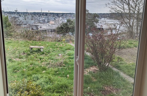 Navy Yard City Apartment | Newly renovated apartment with WiFi in charming Bremerton