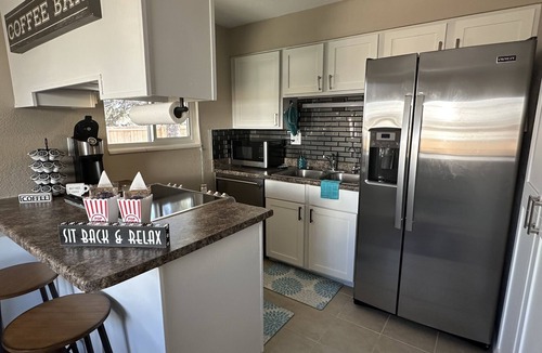 Arvada Plaza Area House | Newly Renovated ski themed home with brand new furniture