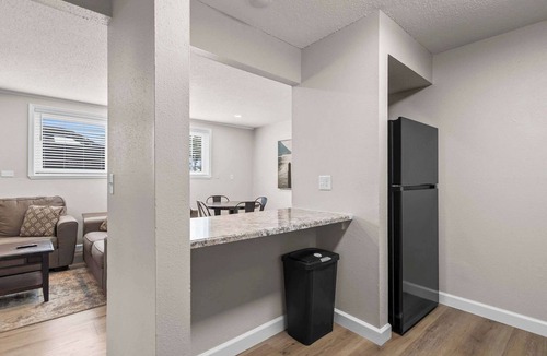 Springfield Apartment | Newly Renovated Unit in Central Spfld! #104