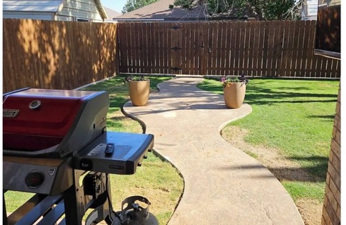 Lubbock House | Nice 3-bedroom pet friendly house in friendly Lubbock. 12 Minutes to Texas Tech