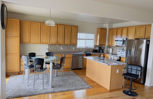 East Quincy Highlands House | Nice 4Bedroom House and Beautiful Place