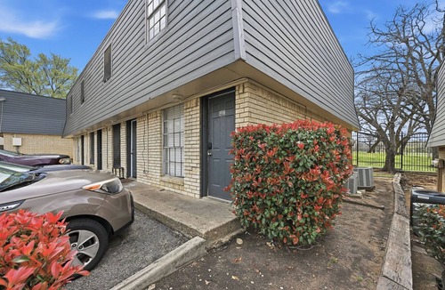 South Arlington Apartment | Nice and cozy 2BR townhome with full kitchen