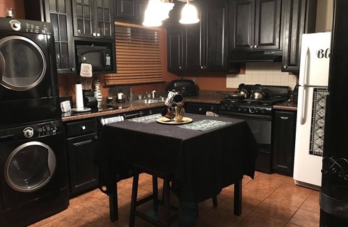 Northeast El Paso House | Nice cozy yet spacious home with very a large rustic feel back-yard.