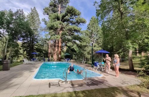 Estes Park Resort | Nicky's Resort