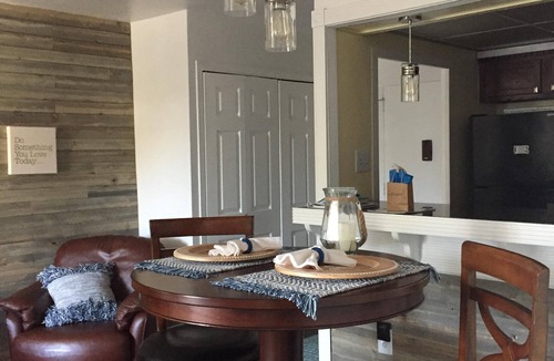 Mid America Condo | NO POOL SPECIAL! BEAUTIFUL CONDO ON THE LAKE, WHAT MORE DO YOU NEED!
