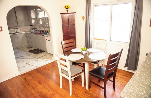 Nob Hill House | Nob Hill Spanish Casa w/Rooftop Deck near UNM & UNM Hospital