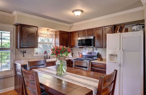 Hunt House | NORTH FORK CHARMING HOUSE AND CABIN, FABULOUS PRIVATE RIVERFRONT.