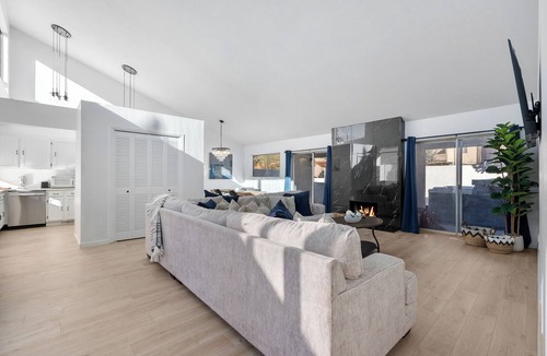 Cibola Addition House | Northeast/Foothills Retreat, With Hottub