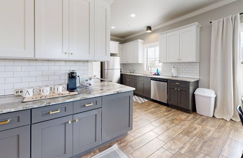 College Station Villa | Northgate Landing- Walk to A&M & Nightlife