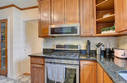 Oak Cliff House | Oak Cliff Oasis I Swim Spa, Sauna, & Gameroom! 10 Min to Bishop Arts District