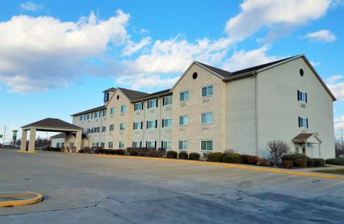 Canton Hotel | Oak Hill Inn & Suites