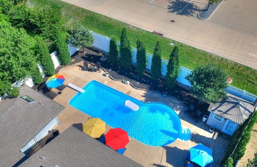 Central Oklahoma City House | Oasis @ Hefner - Glamorous 3BR with Radiant Pool