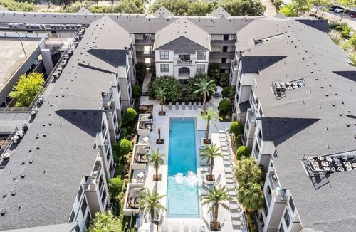 South Central Houston Apartment | Ocean Breeze - 2BR - FIFA - Walk to NRG - Sleep 6