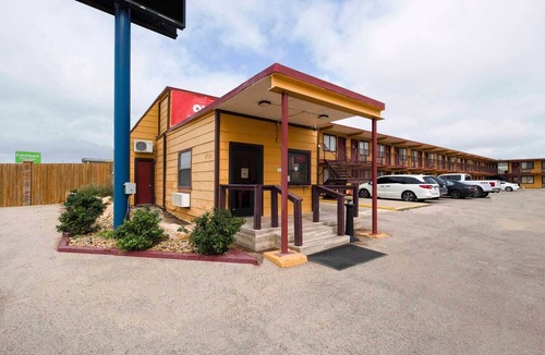 Odessa Apartment | Odessa TX|2 Queen Bed