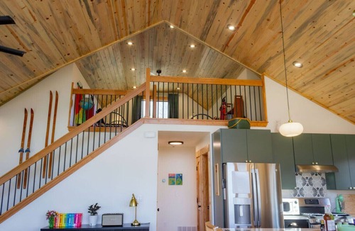 Indian Mountain House | Off-Grid Mountain Cabin w/Deck & Divide Views